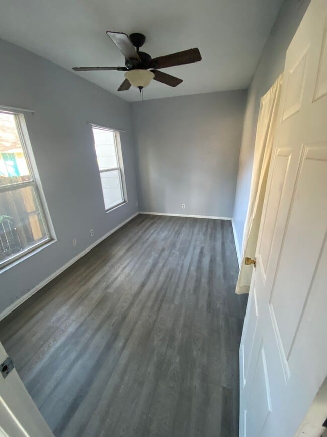 Building Photo - 715 8th St N Unit 1