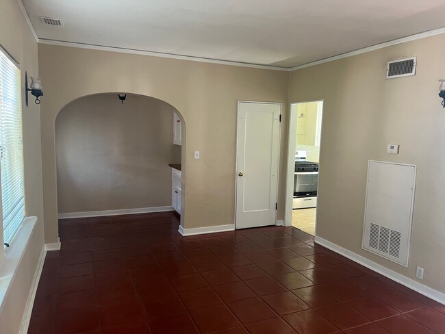 Photo - 27 E University Blvd Unit 29