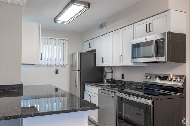 2BR, 1BA - 1,000SF - Kitchen