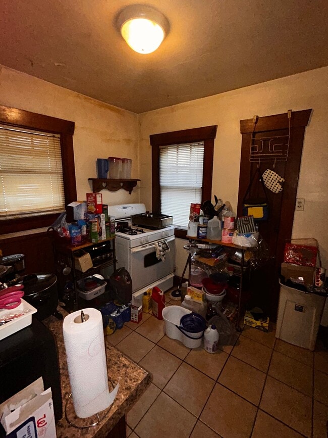 Photo - 935 W Marietta St