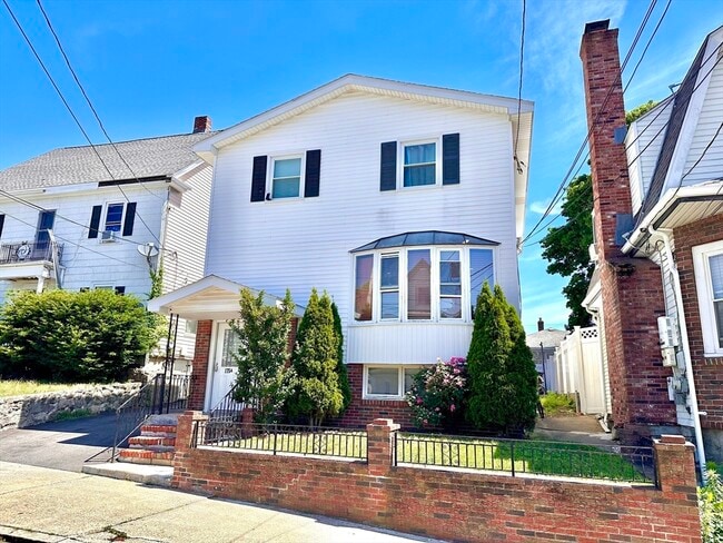 Photo - 175 Springvale Ave Unit 1