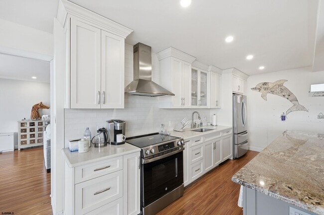 Photo - 5000 Boardwalk Unit 1008, 1009