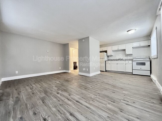 Photo - 1490 Carmil Dr Unit 4