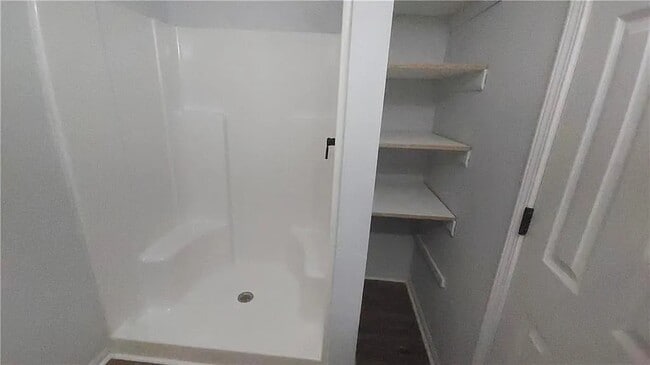 Photo - 5582 Windwood Rd