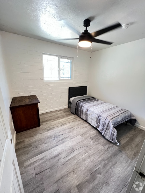 Building Photo - 2019 E Southern Ave Rental