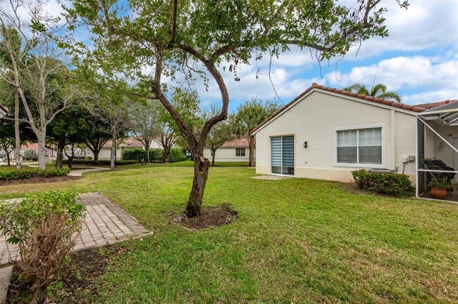 Photo - 18823 SW 28th St