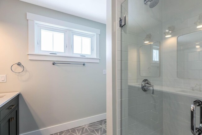 Photo - 539 Portsmouth Ave