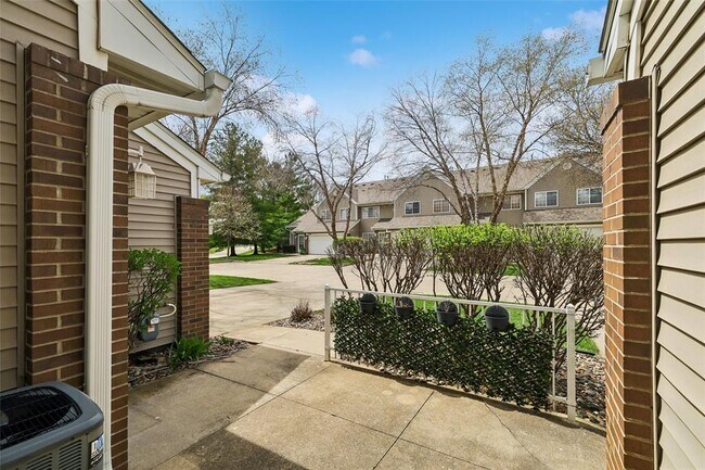 Photo - 6855 Woodland Ave