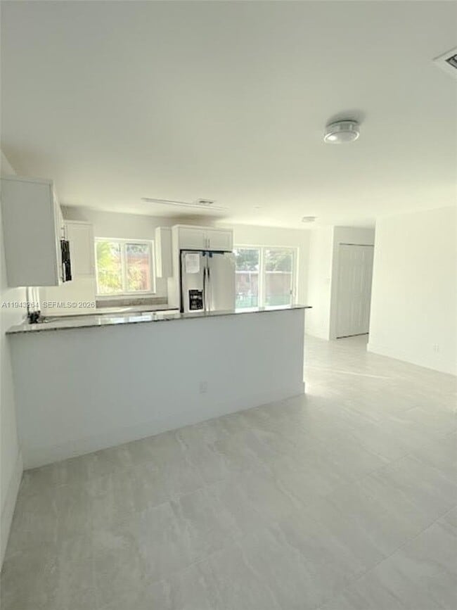 Photo - 715 N 59th Ave