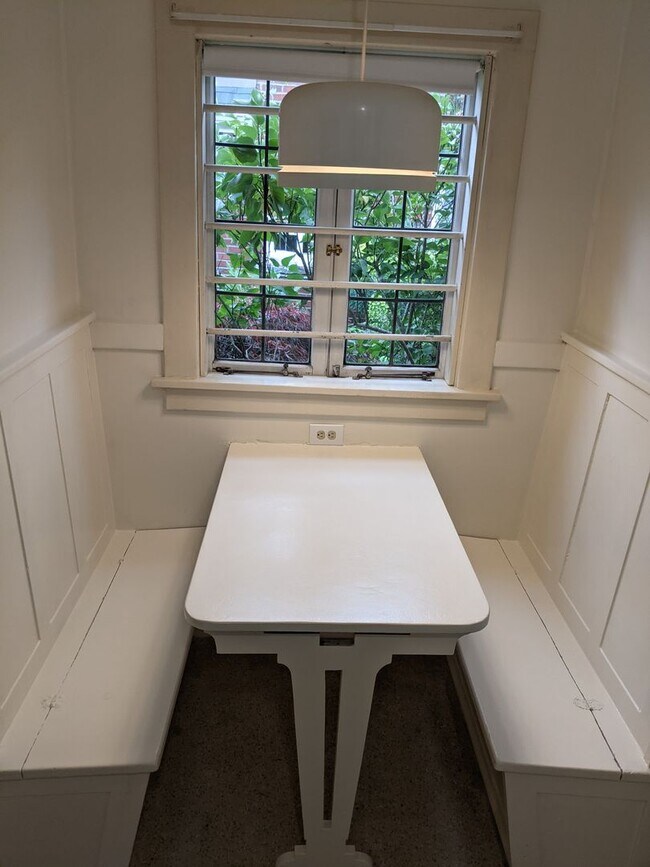 Photo - Broadway Court