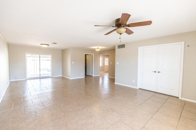 Photo - 8050 E Clarendon Ave
