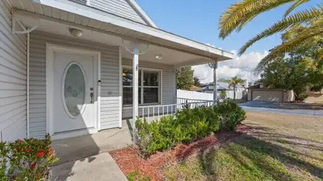 Photo - Davenport 3 Bedroom 2 Bathroom Corner Lot!!!