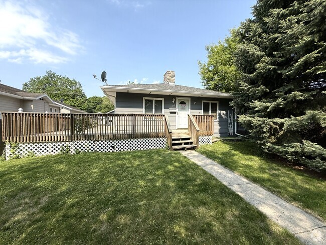 Building Photo - 1530 11th St N Rental