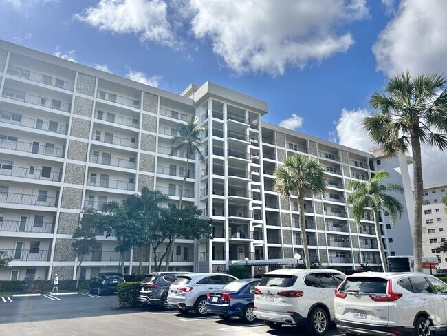 Building Photo - 3150 N Palm Aire Dr Unit 403 Rental