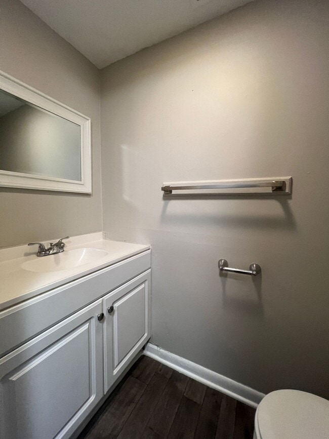 Photo - Classic Comfort, Modern Living: Welcome to 555 East Apartment Homes Unidad 555 E 525-F