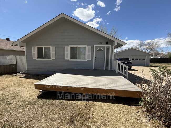 Photo - 310 Chimney Park Dr