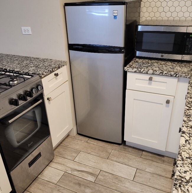 Building Photo - 5852 W Irving Park Rd Rental