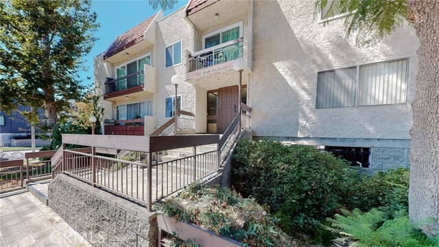 Photo - 12157 Moorpark St Unit 202