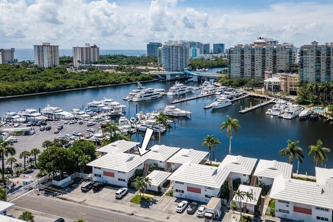 Building Photo - 2760 Yacht Club Blvd Unit 10C