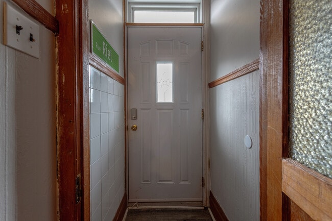 Photo - 203 Av 3E Unit 203