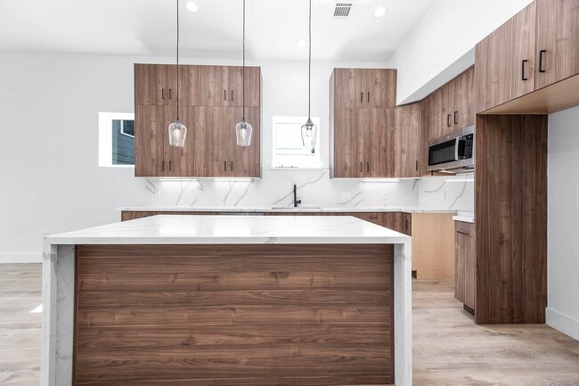 Photo - 3619 Bremond St