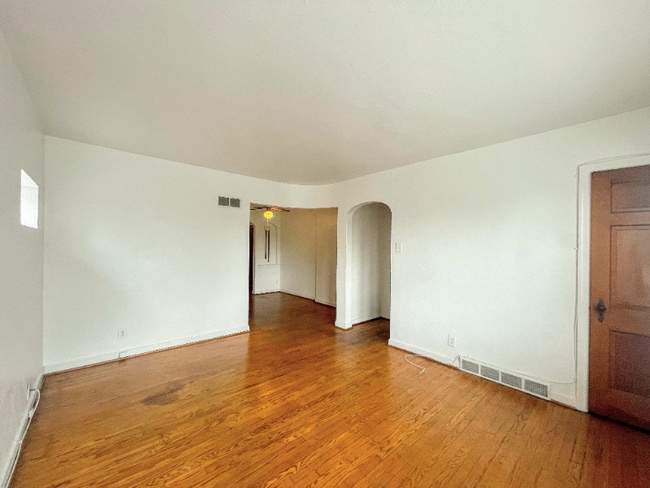 Building Photo - 6231-6233 Eichelberger St Rental
