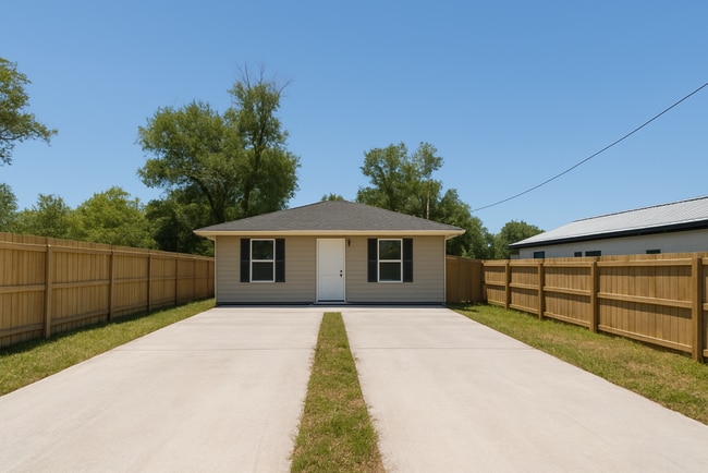 Building Photo - 148 Claire Ave Unit A