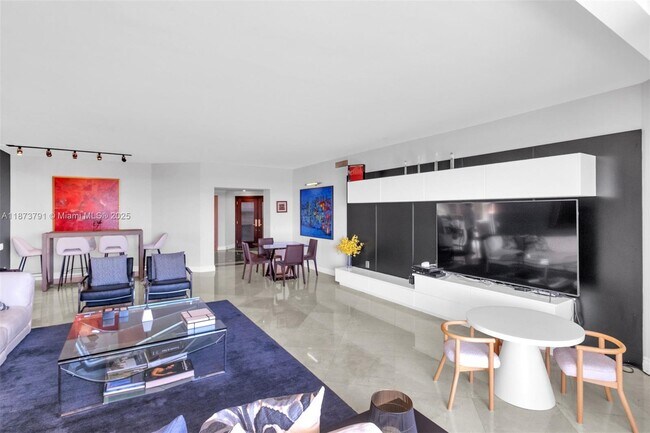 Photo - 21050 Point Pl Unidad 605