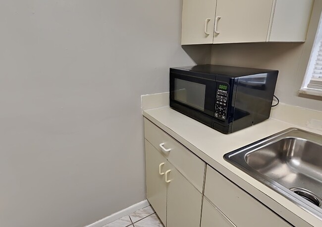 Photo - 1921 Truman Rd