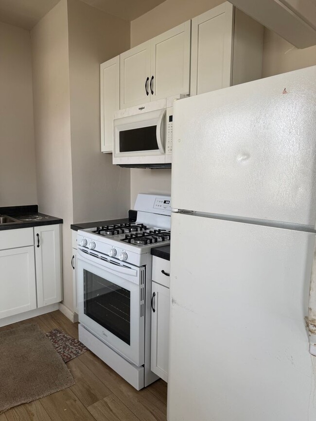 Photo - Updated 2 bed 1 bath