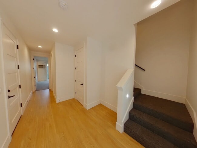 Photo - 658 E 16th Ave Unit 2