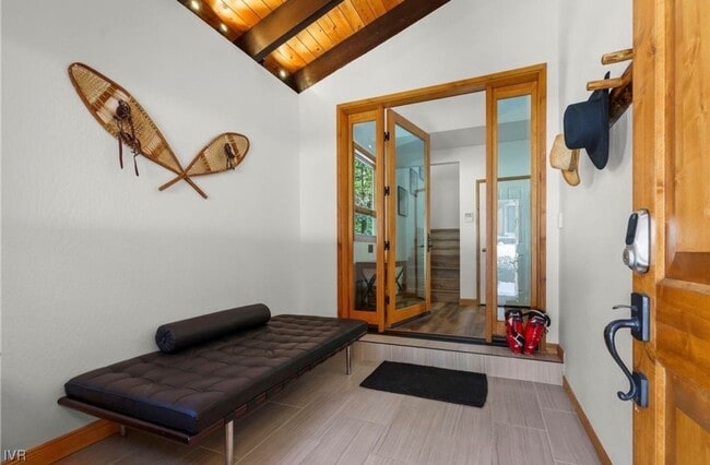 Photo - Mountain Modern Retreat