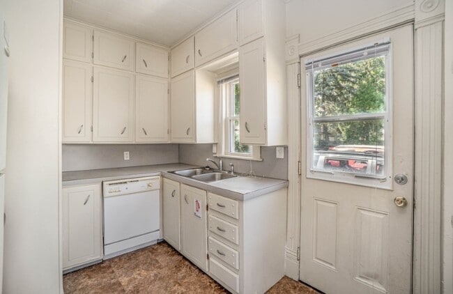 Photo - 212 W Locust St Unit B