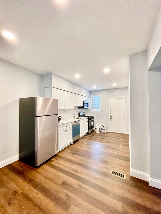 Building Photo - 3706 Dolfield Ave Unit #1 Rental