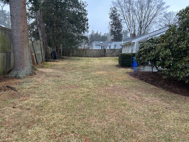Photo - 1 Woods Grove Rd