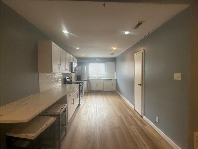 Photo - 1700 Royal Hill Dr