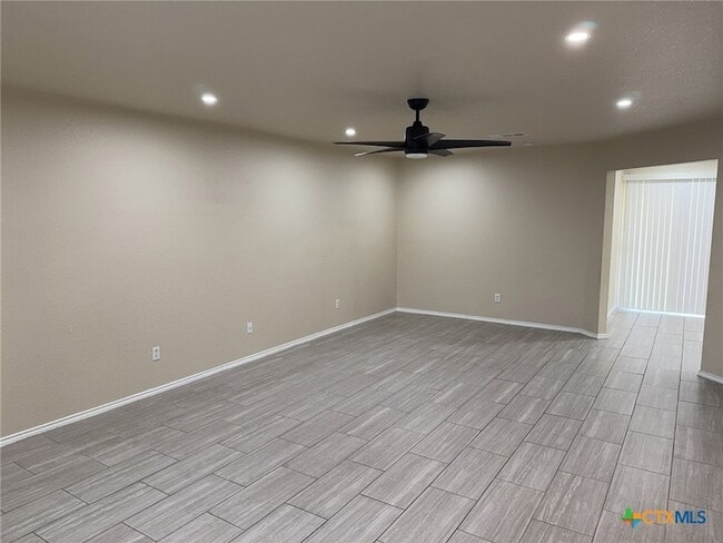 Photo - 2611 Littlewood Dr