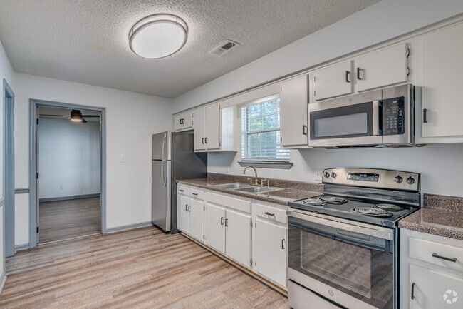 1BR, 1BA - 600SF Kitchen