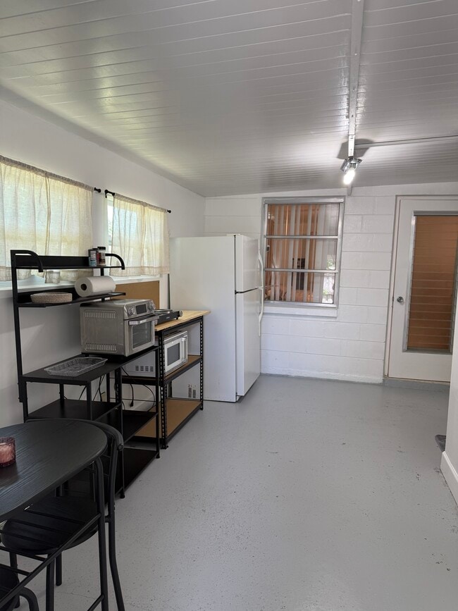 Photo - 5121 Dove Dr Unidad Studio rental