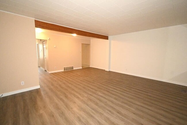 Photo - 3 bedroom in Prince George BC V2M 3B7