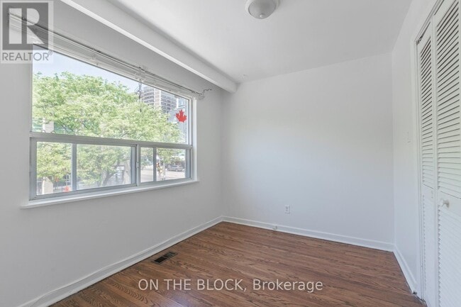 Photo - 883 St Clair Ave W