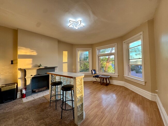 Living area - 1749 Crafton Blvd Unit 2