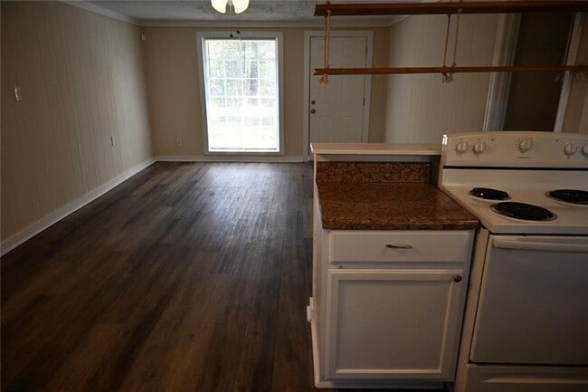 Photo - 6363 Melrose St