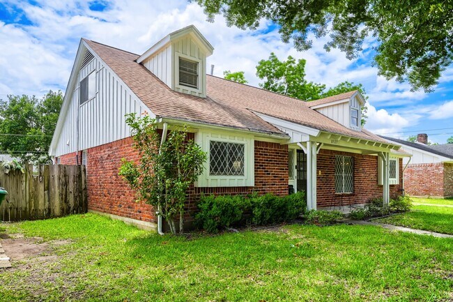 Photo - 8927 Langdon Ln