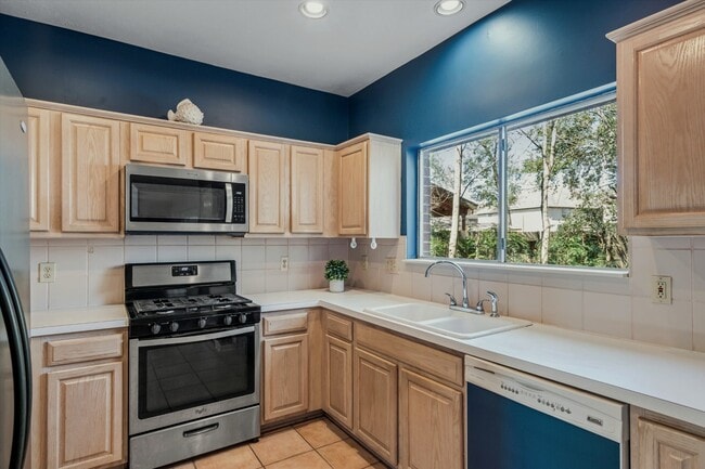 Photo - 2630 Lakeway Dr