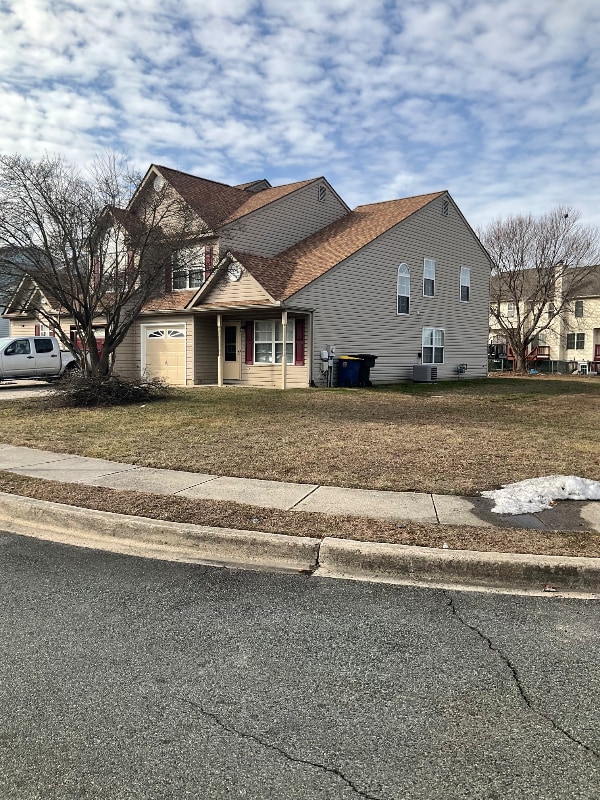 Photo - 131 Trafalgar Dr