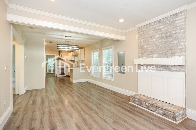 Photo - 808 Westbrook Rd