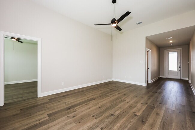 345 Magnolia Blvd