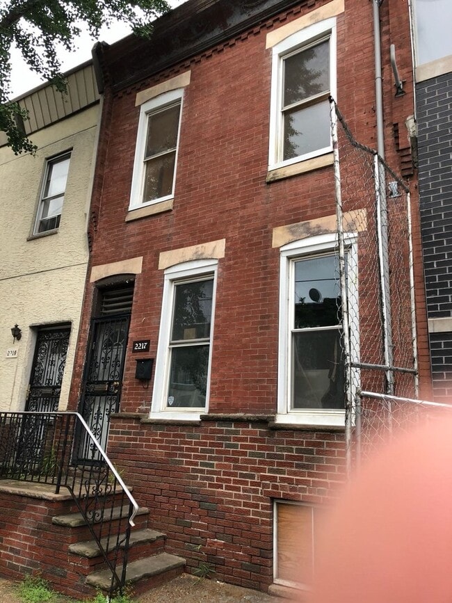 Building Photo - 2217 Reed St Unit B