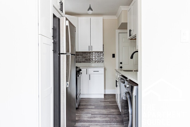 Photo - 3839 N Greenview Ave